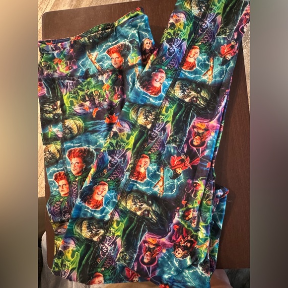 TC2 Hocus Pocus all over pattern full length leggings - Picture 1 of 4